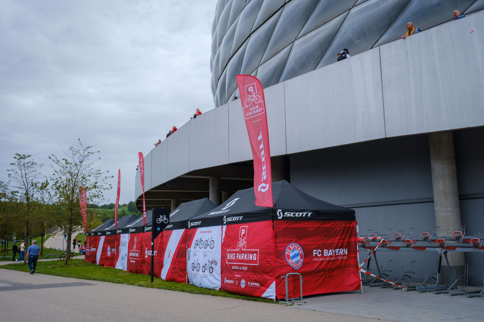 Faltzelt isyTENT SCOTT FC Bayern Faltzelt isyTENT SCOTT FC Bayern